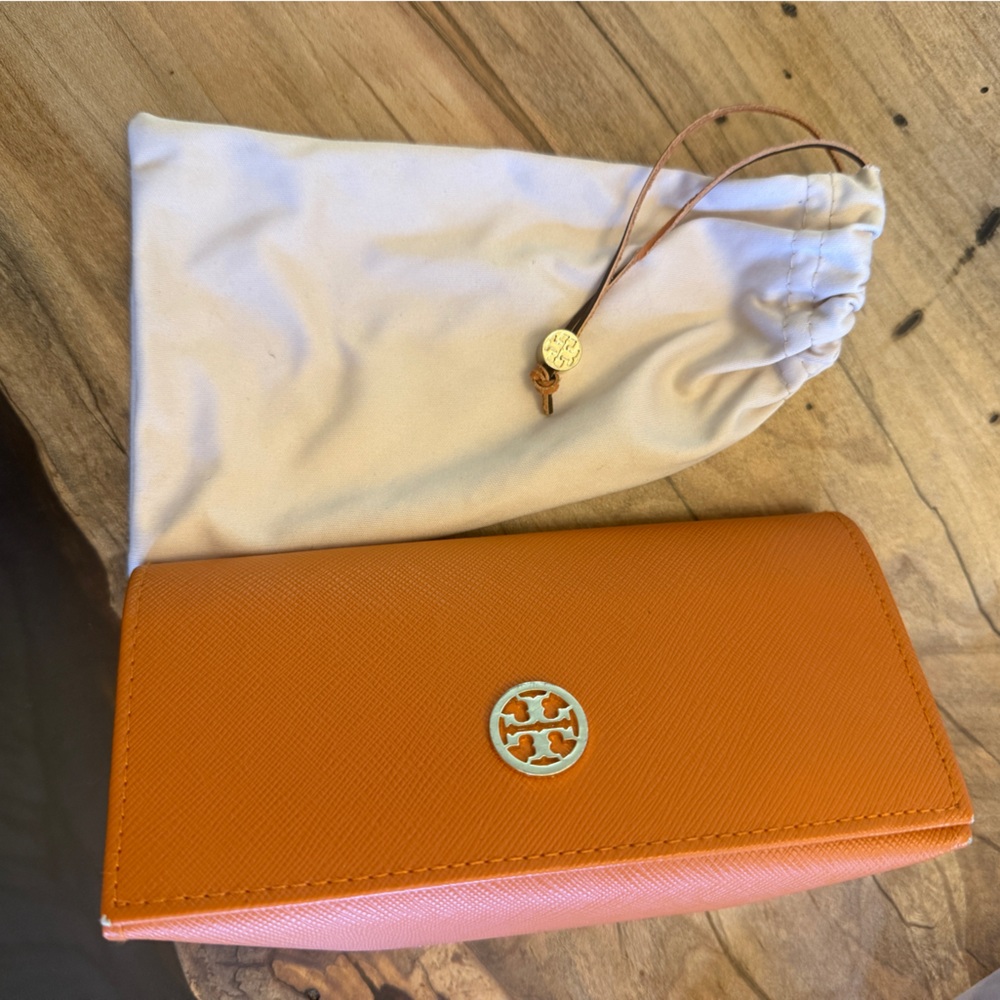 Tory Burch orange sunglasses case & protective drawstring pouch